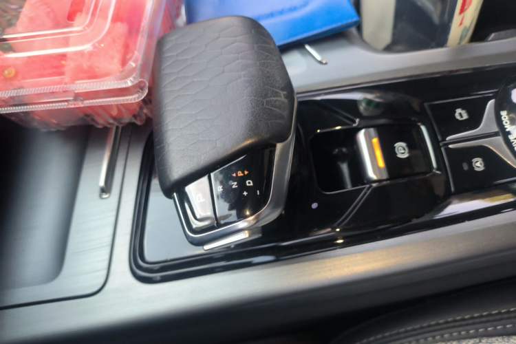 Used CHANGAN CS75 PLUS 2022 1.5T Automatic Luxury Model Gear Lever