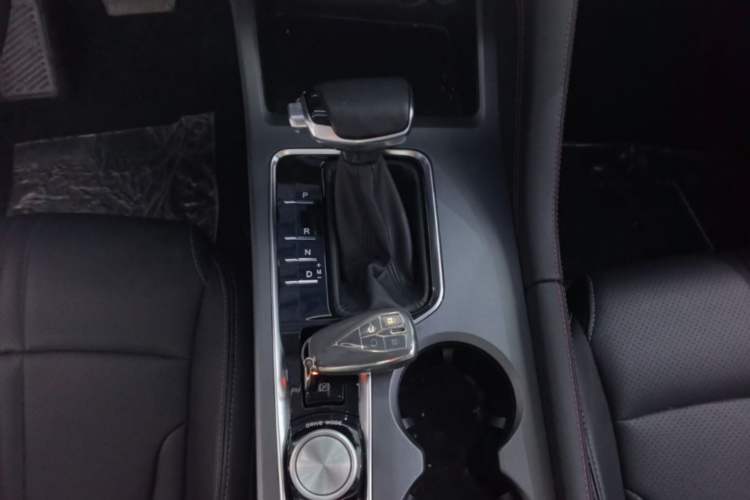 Used CHANGAN CS75 PLUS 2022 Classic Edition 1.5T Automatic Pioneer Model Gear Lever