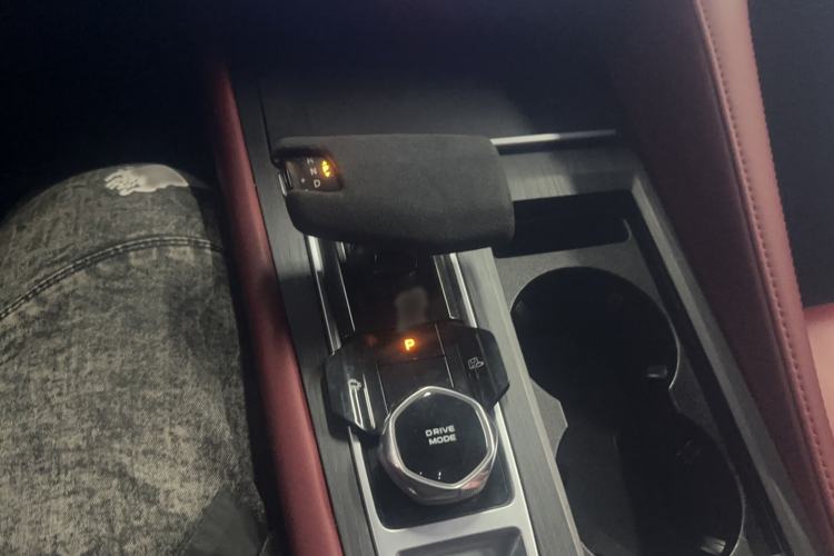 Used CHANGAN CS75 PLUS 2022 Second-Generation 2.0T Automatic Prestige Model Gear Lever