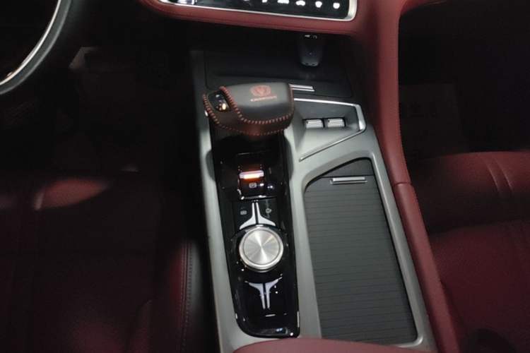 Used CHANGAN CS75 PLUS 2022 1.5T Automatic Luxury Model Gear Lever