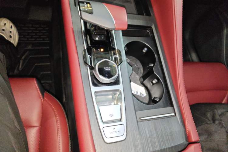 Used CHANGAN CS75 PLUS 2022 2nd Generation 2.0T Automatic Navigation Version Gear Lever