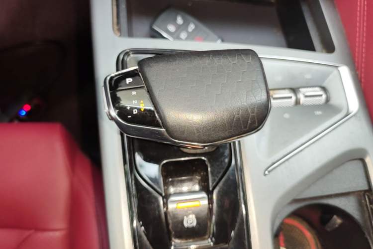 Used CHANGAN CS75 PLUS 2022 2.0T Automatic Pilot Version Gear Lever