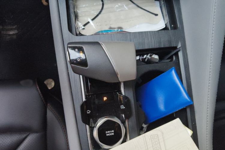 Used CHANGAN CS75 PLUS 2022 Second-Generation 2.0T Automatic Prestige Model Gear Lever