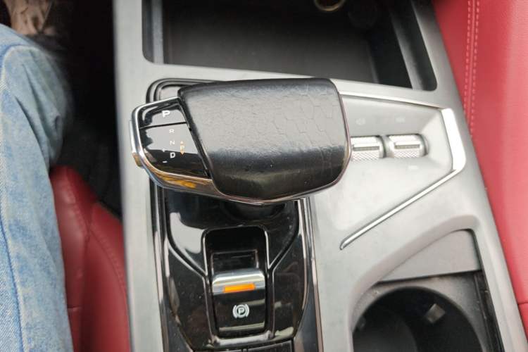 Used CHANGAN CS75 PLUS 2022 2.0T Automatic Pilot Version Gear Lever