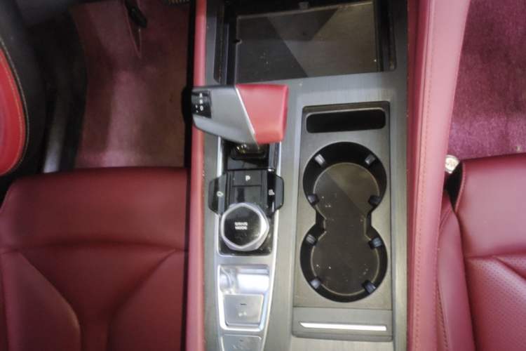 Used CHANGAN CS75 PLUS 2022 Second-Generation 2.0T Automatic Prestige Model Gear Lever