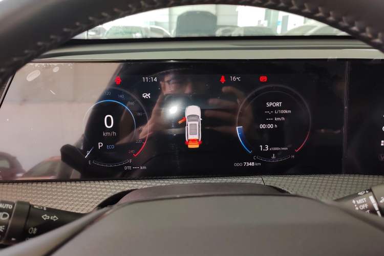 Used CHANGAN CS75 PLUS 2022 Second-Generation 2.0T Automatic Prestige Model Instrument Cluster