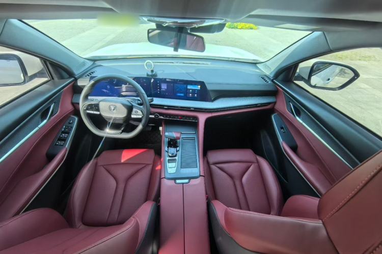 Used CHANGAN CS75 PLUS 2022 2nd Generation 1.5T Automatic Prestige Version Interior 1