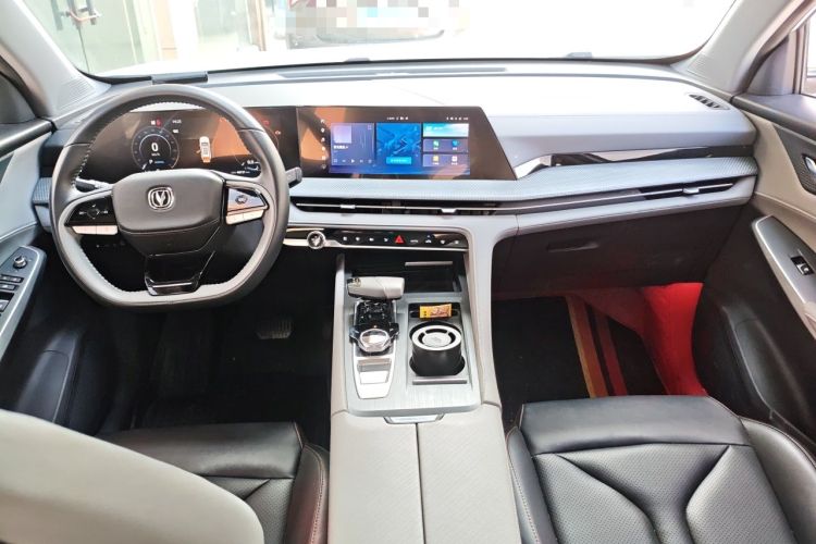 Used CHANGAN CS75 PLUS 2022 2nd Generation 1.5T Automatic Prestige Version Interior 2