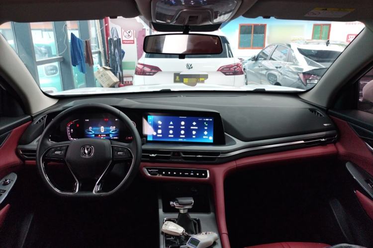 Used CHANGAN CS75 PLUS 2022 Classic Edition 1.5T Automatic Pioneer Model Interior 2
