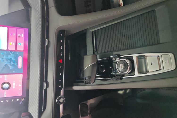 Used CHANGAN CS75 PLUS 2022 2nd Generation 1.5T Automatic Prestige Version Interior 3