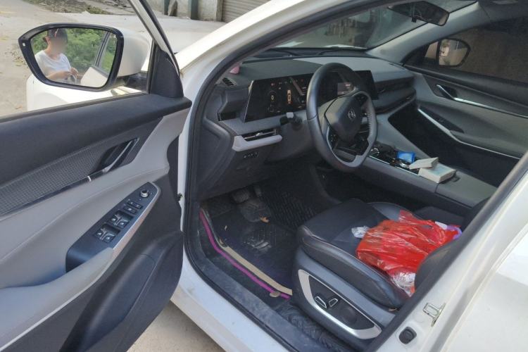 Used CHANGAN CS75 PLUS 2022 Second-Generation 2.0T Automatic Prestige Model Interior 3
