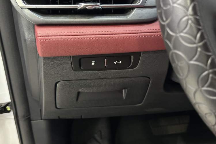 Used CHANGAN CS75 PLUS 2022 2.0T Automatic Pilot Version Interior 6