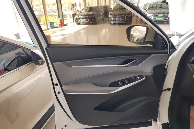 Used CHANGAN CS75 PLUS 2022 Second-Generation 2.0T Automatic Prestige Model Interior 7