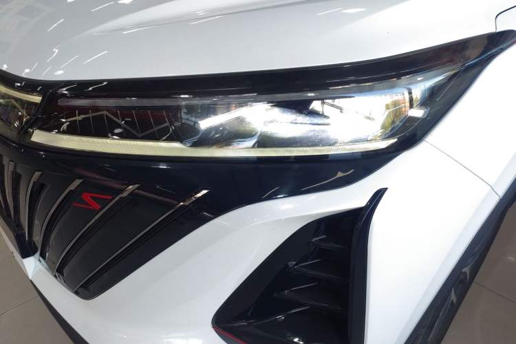 Used CHANGAN CS75 PLUS 2022 2nd Generation 1.5T Automatic Prestige Version Left Front Headlight
