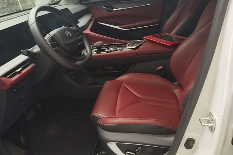 Used CHANGAN CS75 PLUS 2022 2nd Generation 1.5T Automatic Prestige Version Left Front Seat
