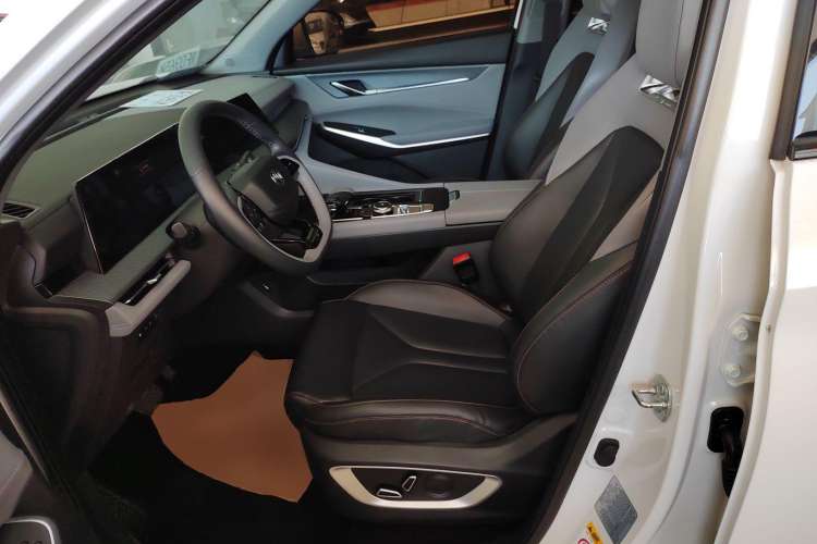 Used CHANGAN CS75 PLUS 2022 Second-Generation 2.0T Automatic Prestige Model Left Front Seat