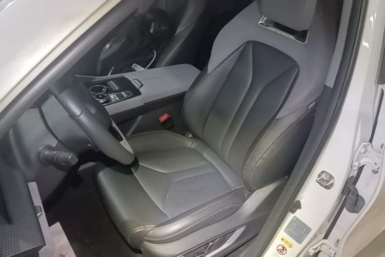 Used CHANGAN CS75 PLUS 2022 2nd Generation 1.5T Automatic Prestige Version Left Front Seat