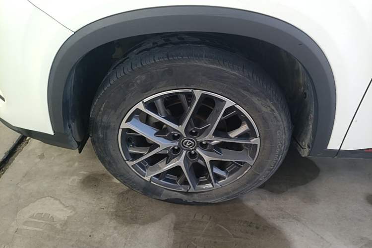 Used CHANGAN CS75 PLUS 2022 Classic Edition 1.5T Automatic Pioneer Model Left Front Wheel Hub