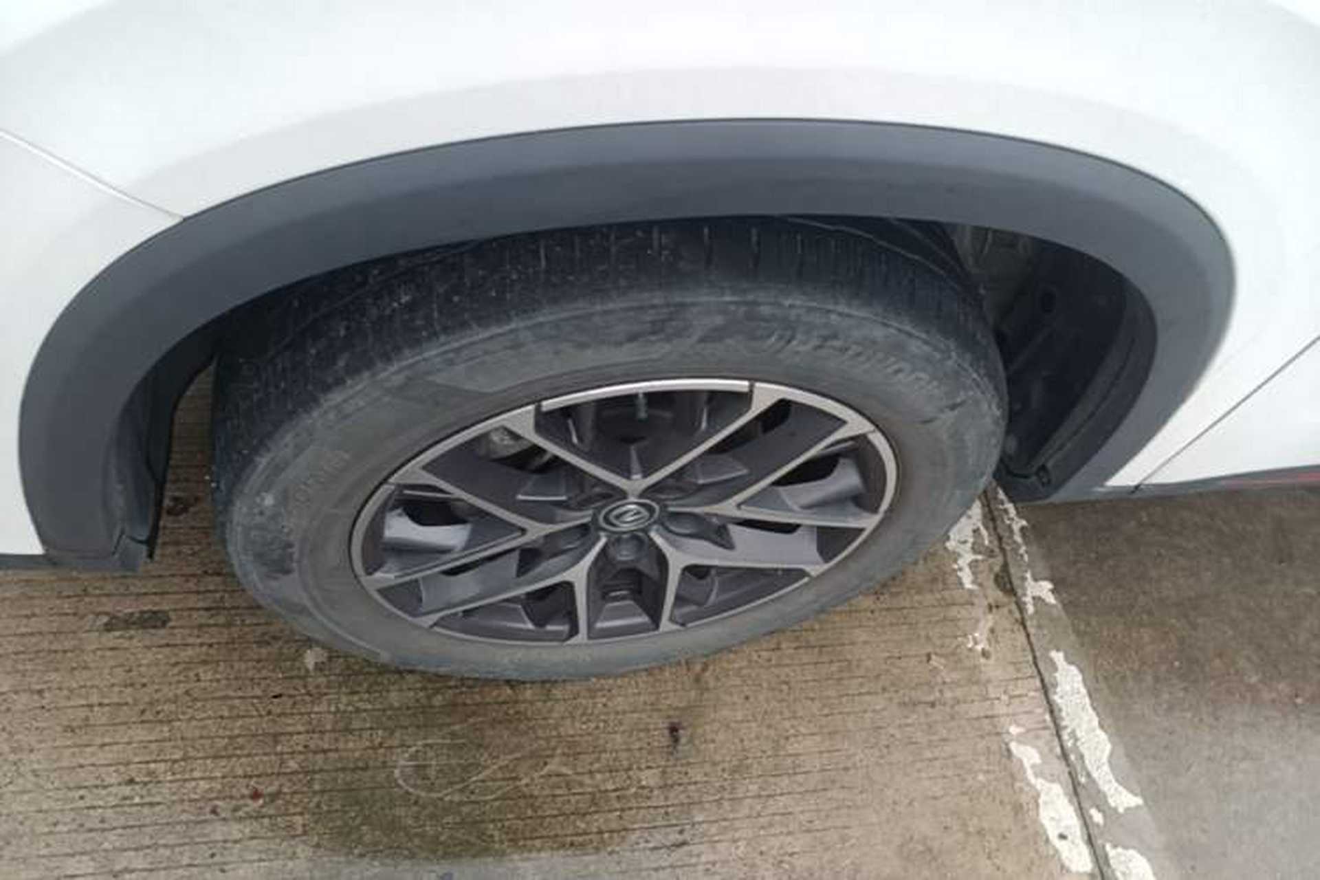 Used CHANGAN CS75 PLUS 2022 2nd Generation 1.5T Automatic Prestige Version Left Front Wheel Hub