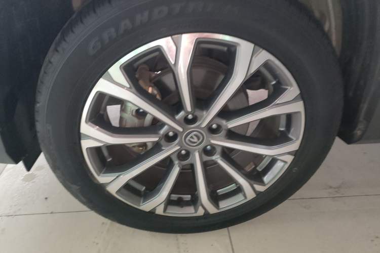 Used CHANGAN CS75 PLUS 2022 2.0T Automatic Flagship Edition Left Front Wheel Hub
