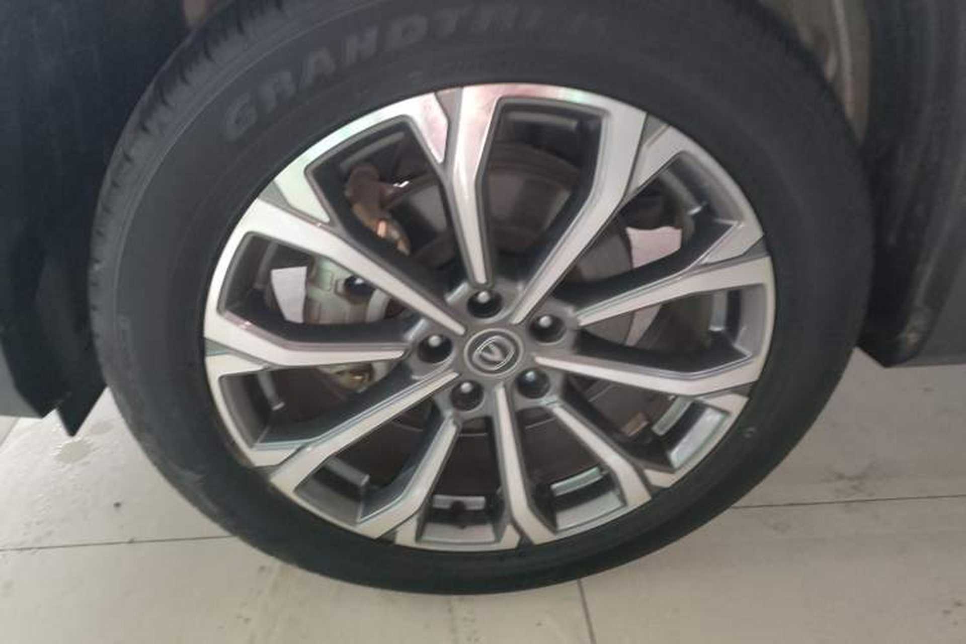 Used CHANGAN CS75 PLUS 2022 2.0T Automatic Flagship Edition Left Front Wheel Hub