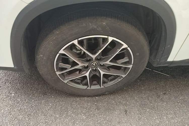 Used CHANGAN CS75 PLUS 2022 2nd Generation 1.5T Automatic Prestige Version Left Front Wheel Hub