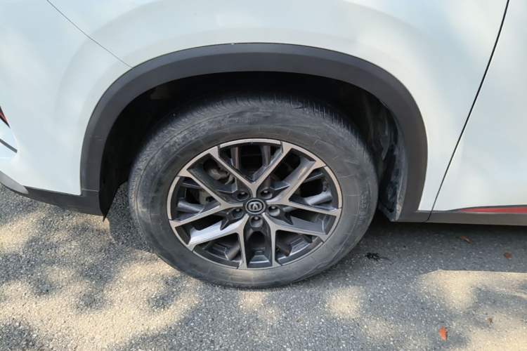 Used CHANGAN CS75 PLUS 2022 Classic Edition 1.5T Automatic Pioneer Model Left Front Wheel Hub