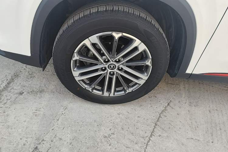 Used CHANGAN CS75 PLUS 2022 1.5T Automatic Elite Version Left Front Wheel Hub