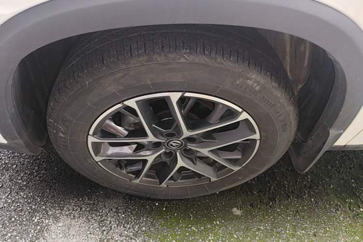 Used CHANGAN CS75 PLUS 2022 Classic Edition 1.5T Automatic Pioneer Model Left Front Wheel Hub