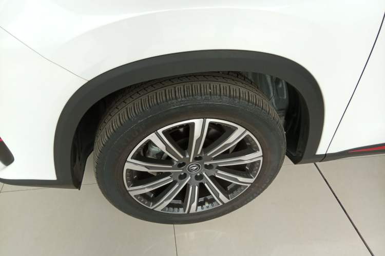Used CHANGAN CS75 PLUS 2022 Second-Generation 2.0T Automatic Prestige Model Left Front Wheel Hub