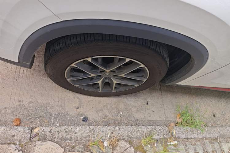 Used CHANGAN CS75 PLUS 2022 Classic Edition 1.5T Automatic Pioneer Model Left Front Wheel Hub
