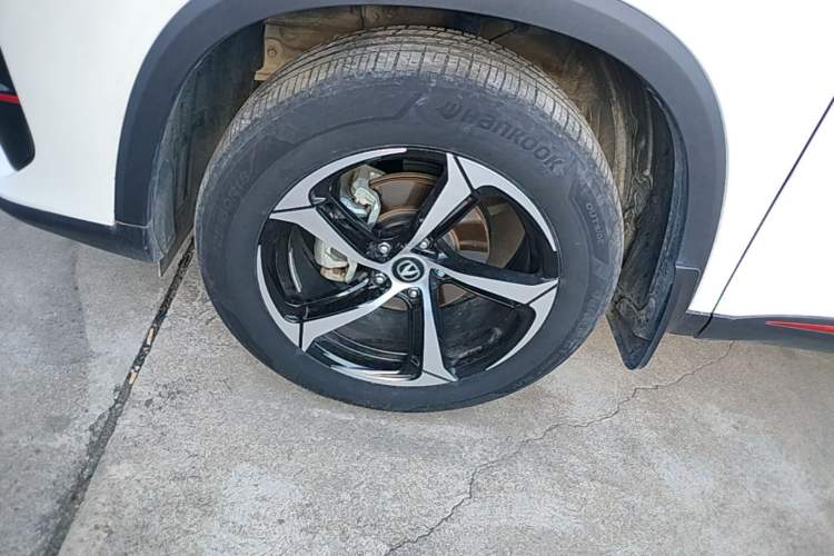 Used CHANGAN CS75 PLUS 2022 2nd Generation 1.5T Automatic Pilot Version Left Front Wheel Hub