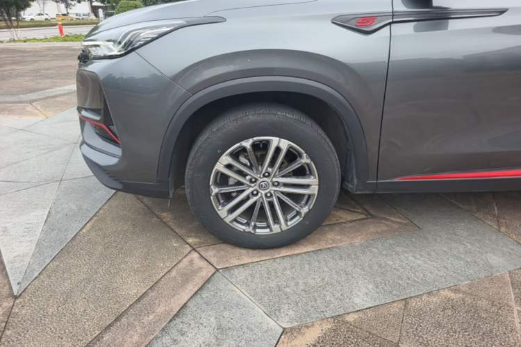 Used CHANGAN CS75 PLUS 2022 1.5T Automatic Luxury Model Left Front Wheel Hub