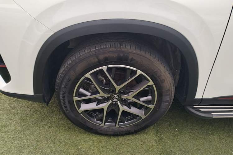 Used CHANGAN CS75 PLUS 2022 2nd Generation 1.5T Automatic Prestige Version Left Front Wheel Hub
