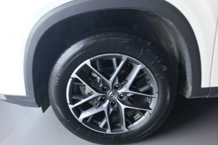 Used CHANGAN CS75 PLUS 2022 Classic Edition 1.5T Automatic Pioneer Model Left Front Wheel Hub