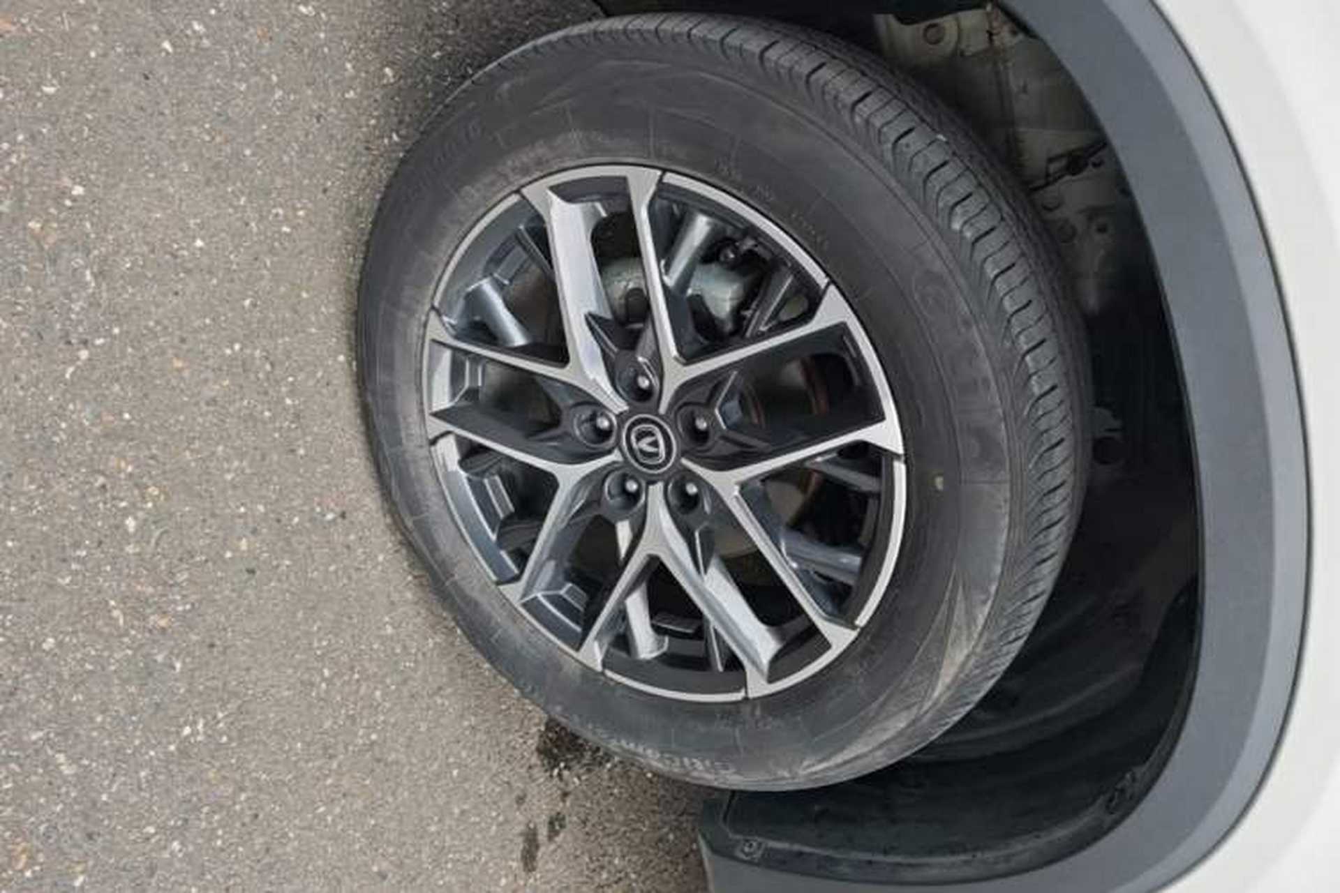 Used CHANGAN CS75 PLUS 2022 Classic Edition 1.5T Automatic Pioneer Model Left Front Wheel Hub