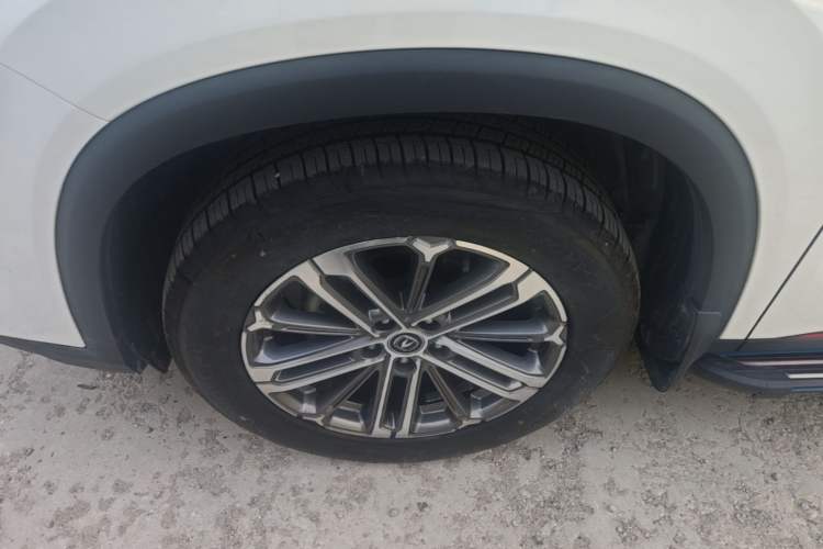 Used CHANGAN CS75 PLUS 2022 1.5T Automatic Prestige Model Left Front Wheel Hub