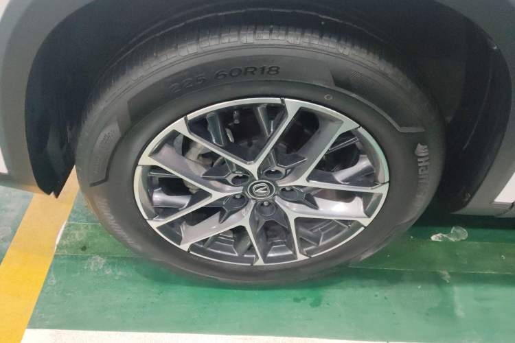 Used CHANGAN CS75 PLUS 2022 2nd Generation 1.5T Automatic Prestige Version Left Front Wheel Hub