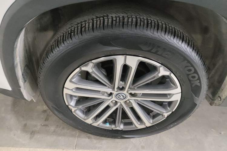 Used CHANGAN CS75 PLUS 2022 1.5T Automatic Luxury Model Left Front Wheel Hub