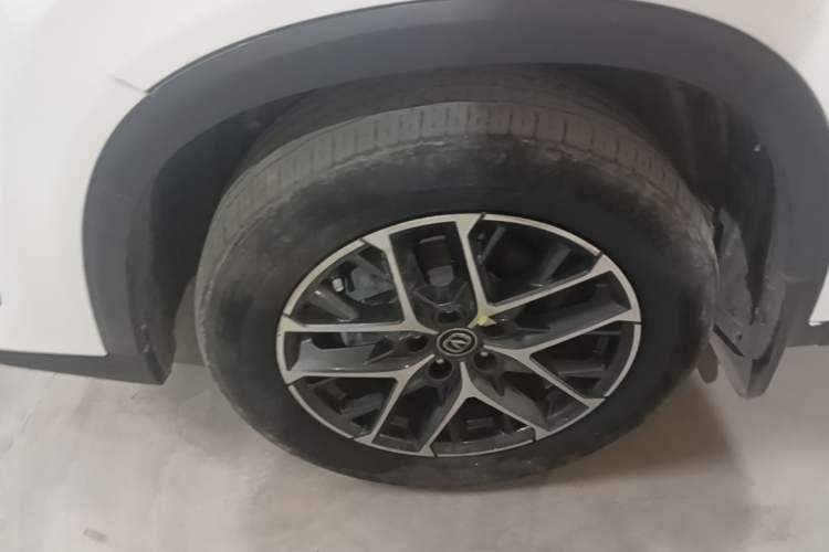 Used CHANGAN CS75 PLUS 2022 2nd Generation 1.5T Automatic Prestige Version Left Front Wheel Hub