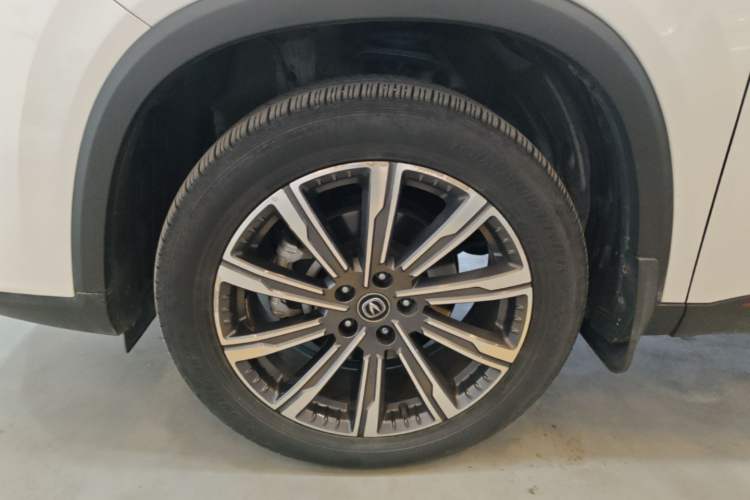 Used CHANGAN CS75 PLUS 2022 2nd Generation 2.0T Automatic Navigation Version Left Front Wheel Hub