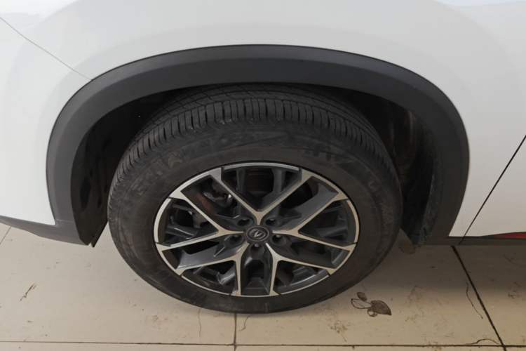 Used CHANGAN CS75 PLUS 2022 1.5T Automatic Luxury Model Left Front Wheel Hub