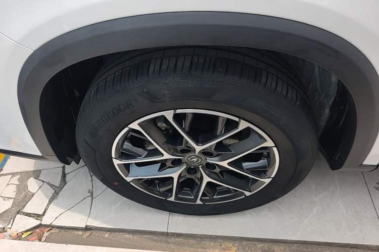 Used CHANGAN CS75 PLUS 2022 2nd Generation 1.5T Automatic Prestige Version Left Front Wheel Hub