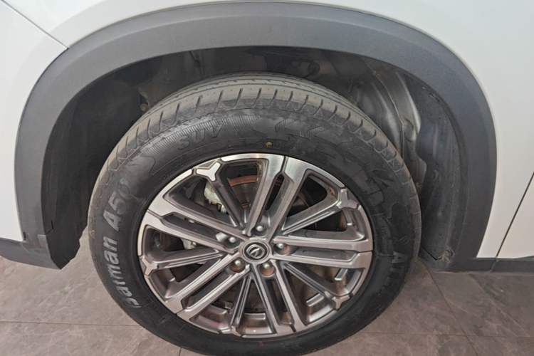 Used CHANGAN CS75 PLUS 2022 1.5T Automatic Luxury Model Left Front Wheel Hub