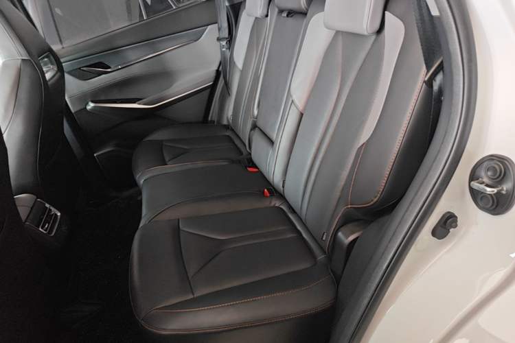Used CHANGAN CS75 PLUS 2022 2nd Generation 1.5T Automatic Pilot Version Left Rear Seat