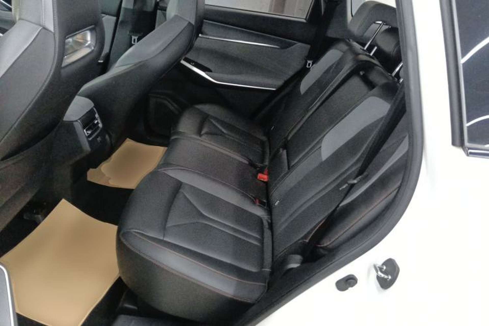 Used CHANGAN CS75 PLUS 2022 Second-Generation 2.0T Automatic Prestige Model Left Rear Seat