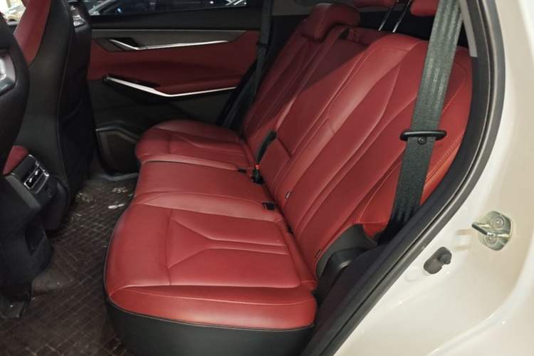 Used CHANGAN CS75 PLUS 2022 Second-Generation 2.0T Automatic Prestige Model Left Rear Seat