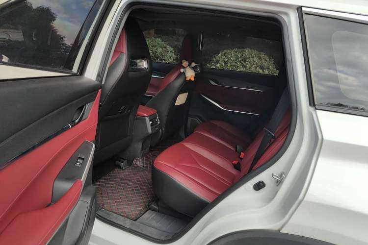 Used CHANGAN CS75 PLUS 2022 2nd Generation 1.5T Automatic Prestige Version Left Rear Seat