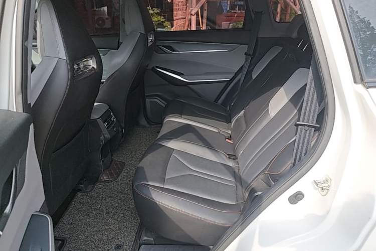 Used CHANGAN CS75 PLUS 2022 2nd Generation 1.5T Automatic Prestige Version Left Rear Seat