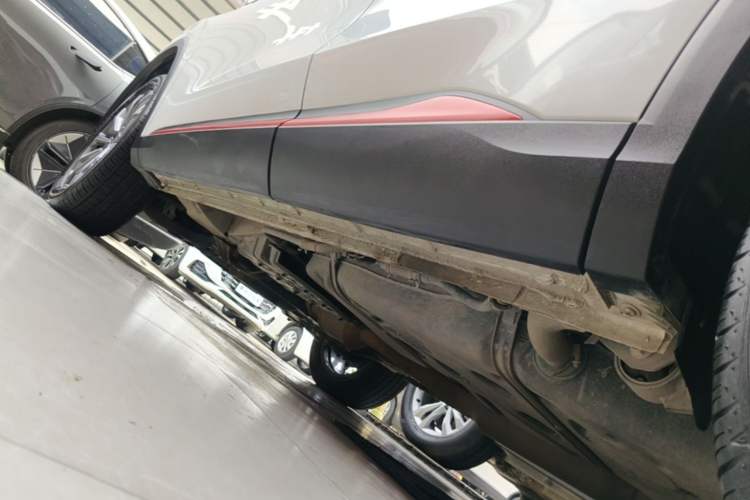 Used CHANGAN CS75 PLUS 2022 2.0T Automatic Pilot Version Left Side Sill